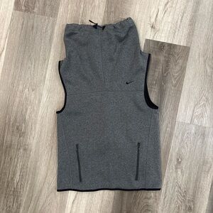 Nike Therma Fit Training Women's Vest Pull Over Funnel Size XS Dark Gray/Black